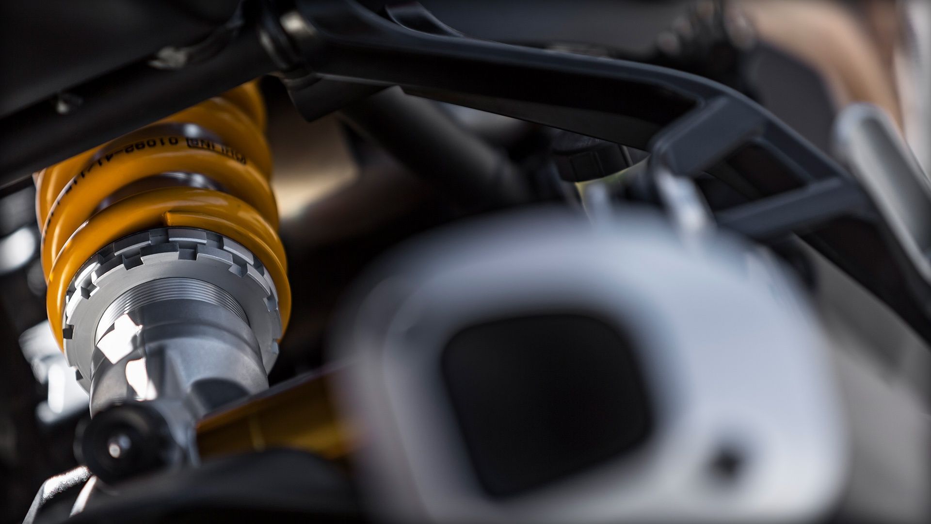 2016 Ducati Monster 1200R | Monster 1200 R - Gold