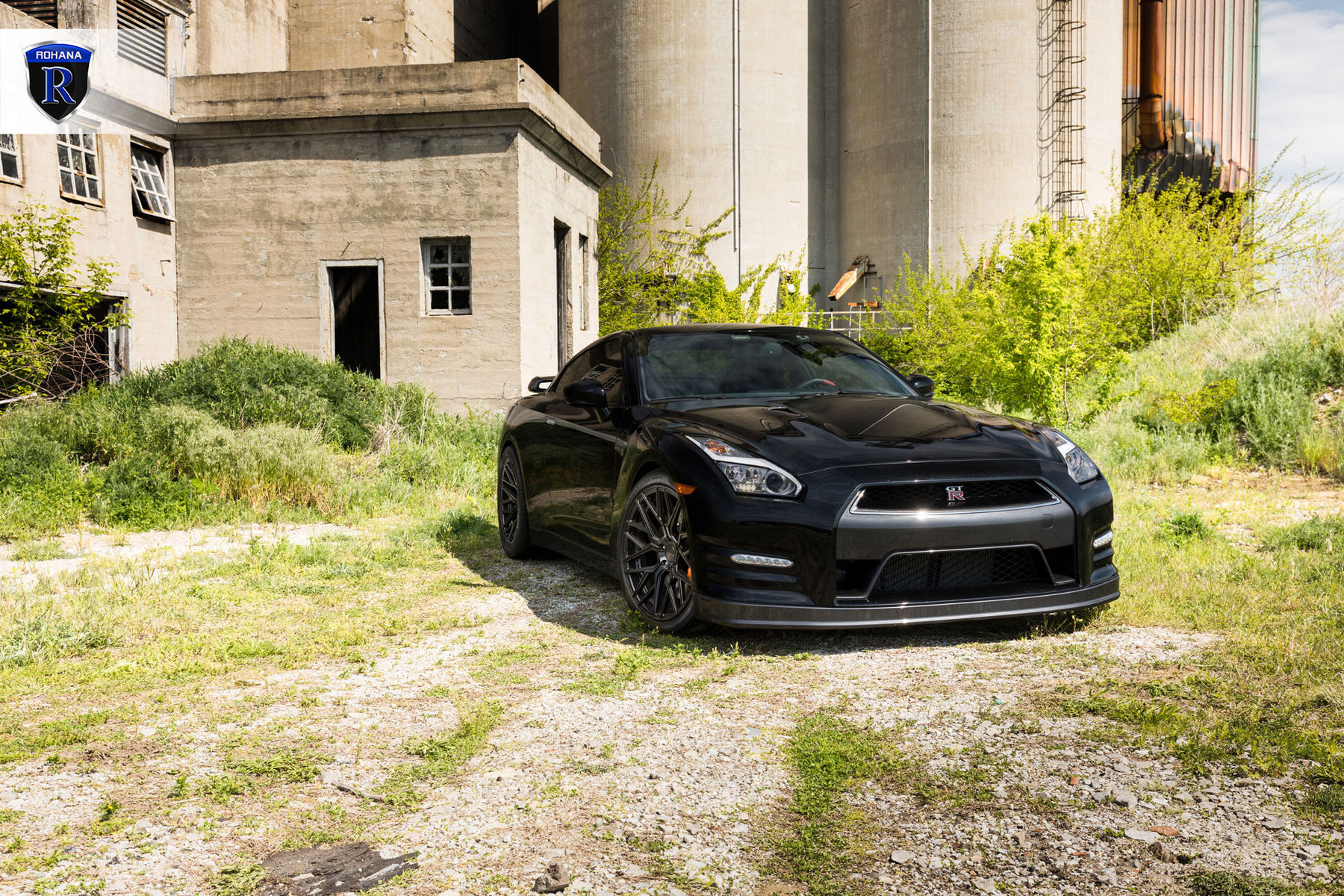 2016 Nissan GT-R | Black Nissan GTR (Godzilla) - Front