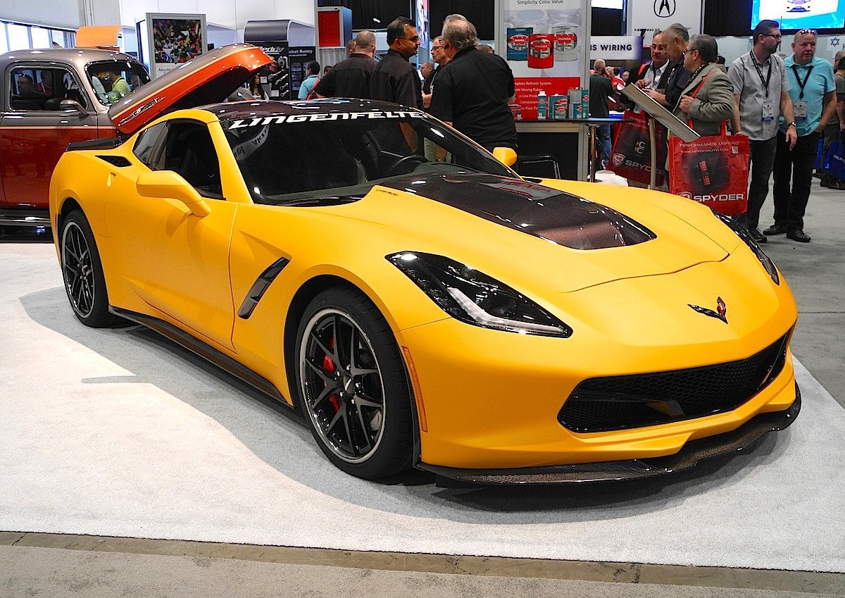 Chevrolet Corvette c7 Gold