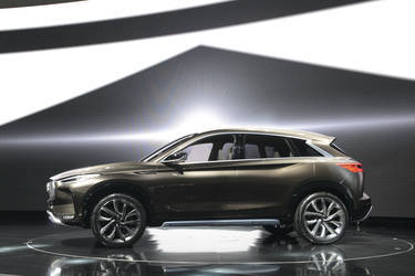 Infiniti QX50 Concept - Side View