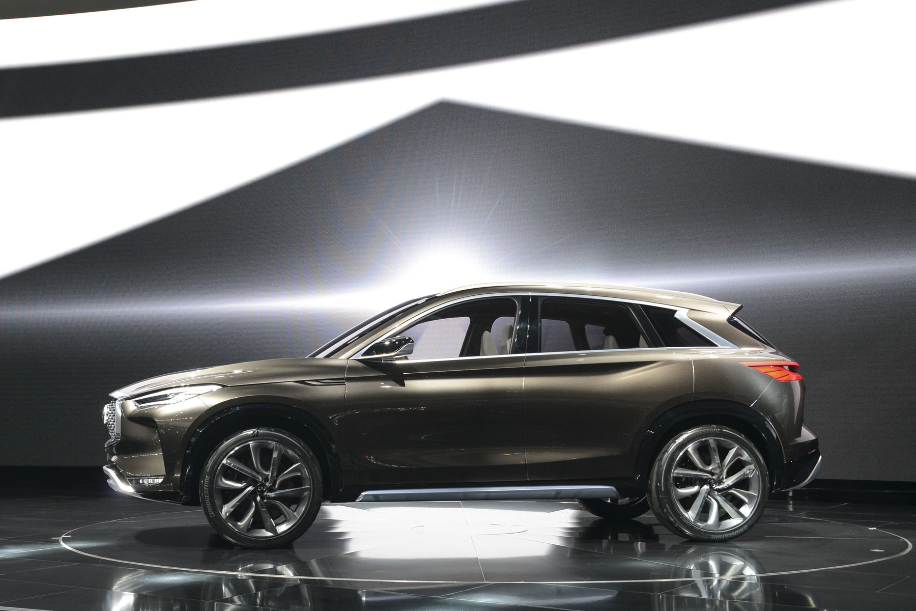  Infiniti  | Infiniti QX50 Concept - Side View