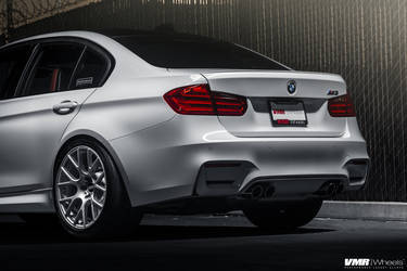 2014 BMW M3 | V810 Flow-Form Gunmetal 19" | 2014 BMW F80 M3 Alpine White