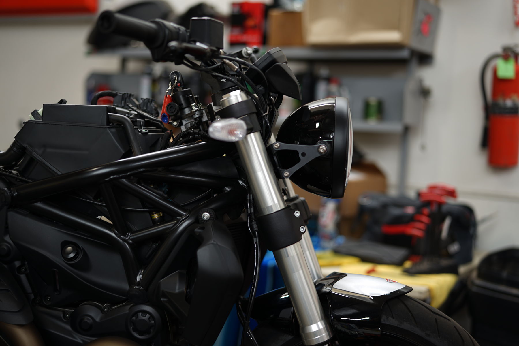 2016 Ducati MONSTER 821 DARK | Ducati 821 cafe racer