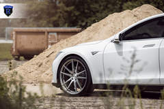 Tesla Model s P85