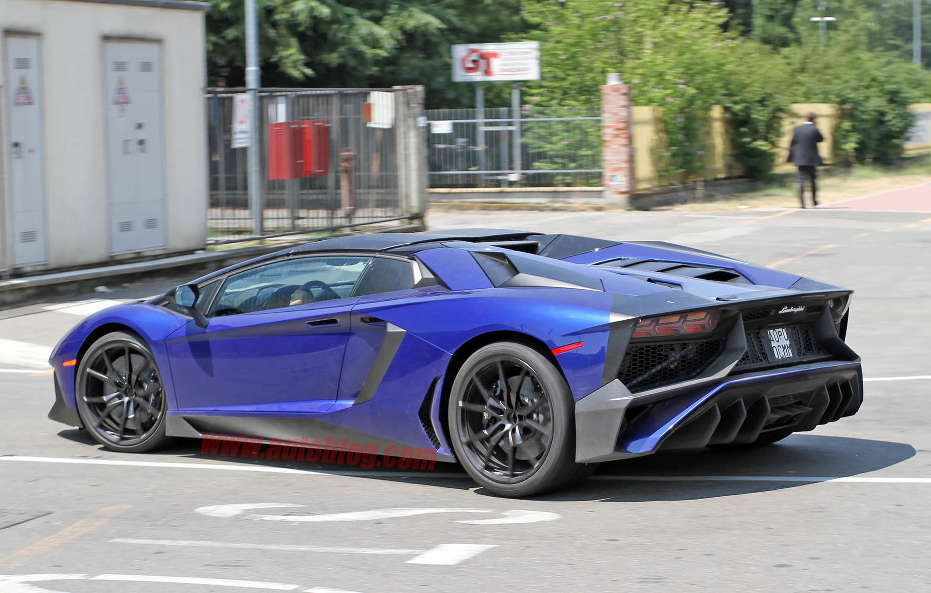 Lamborghini Aventador SV Roadster