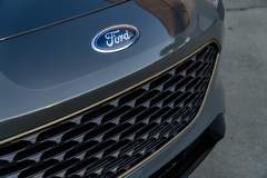 2020 Ford Escape SEL AWD “Urban” Escape By LGE-CTS Motorsports -  Grille shot