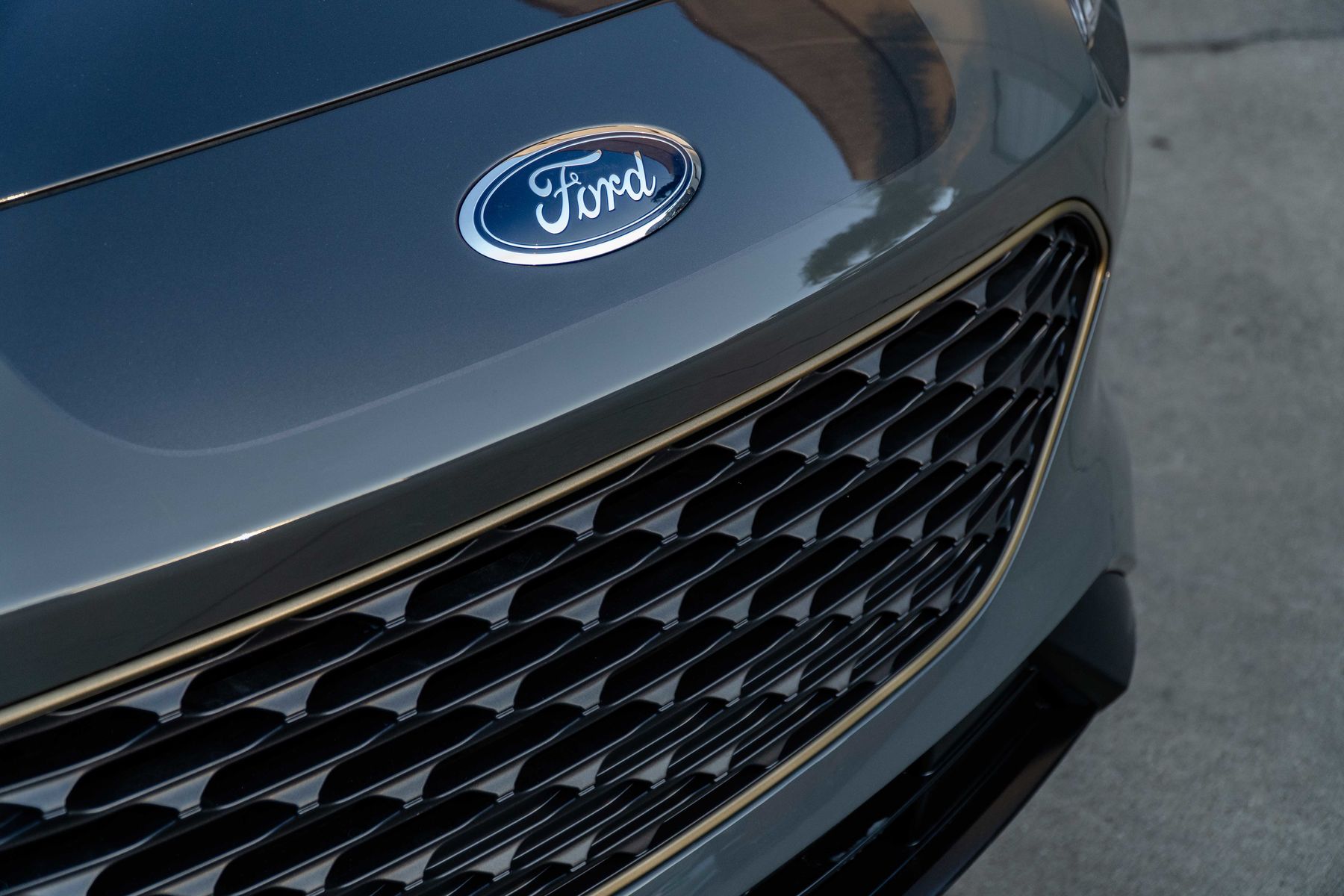 2020 Ford Escape | 2020 Ford Escape SEL AWD “Urban” Escape By LGE-CTS Motorsports - Grille shot