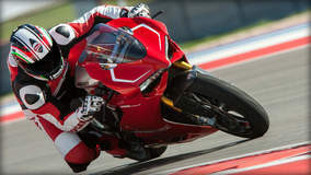 Ducati 1199 Panigale R - Track Racing