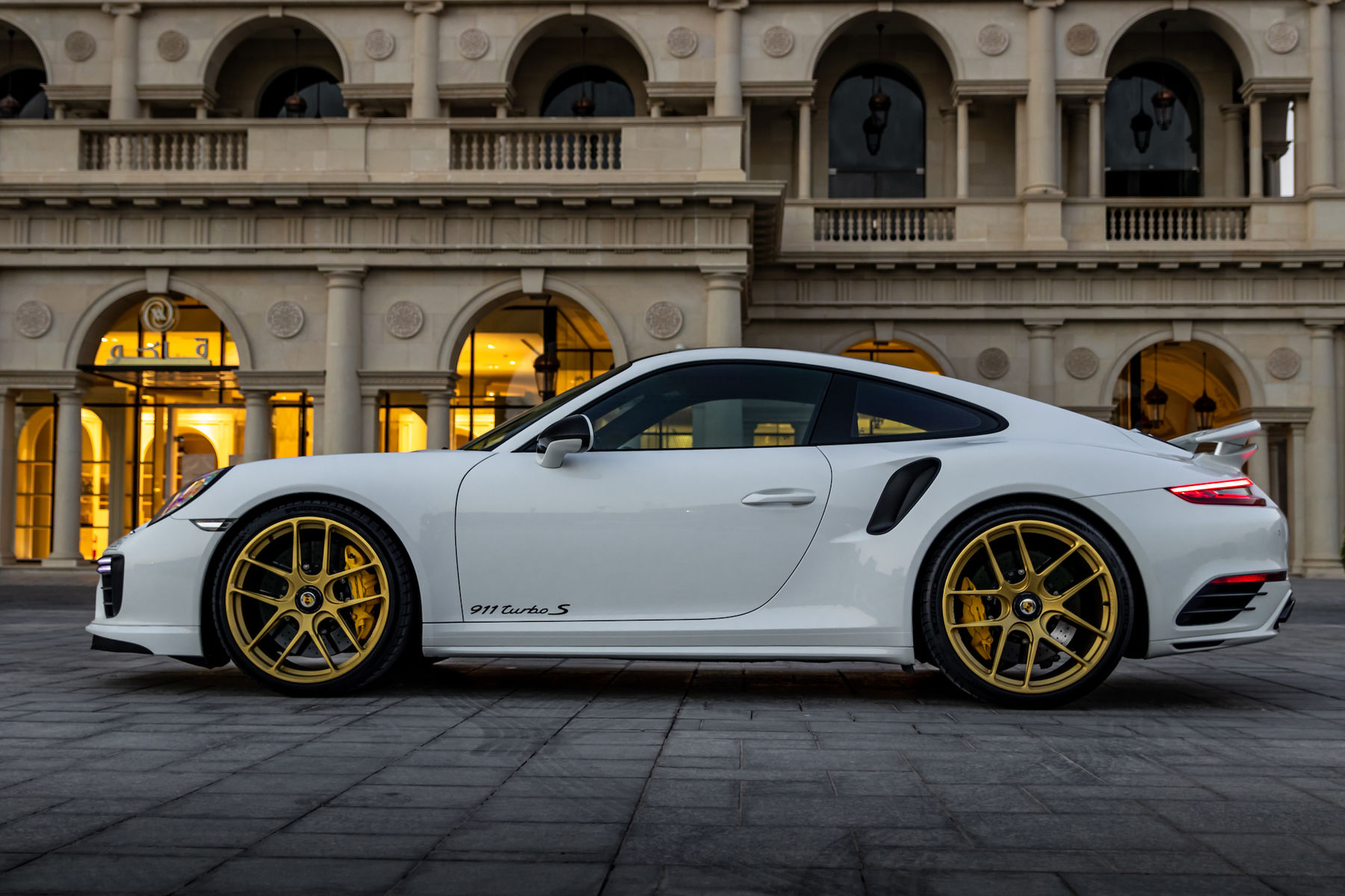 2019 Porsche 911 | Abdulla Almarafi's Porsche 911 Turbo S on Forgeline One Piece Forged Monoblock VX1R Wheels