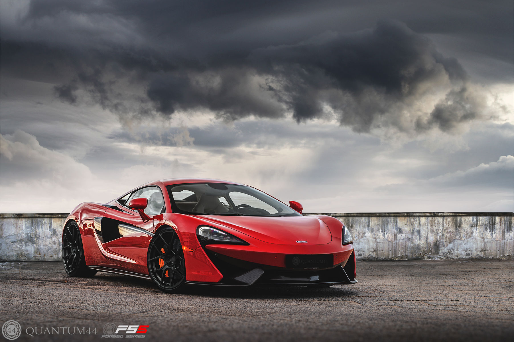  McLaren  | Quantum44 FS5 + McLaren 570S