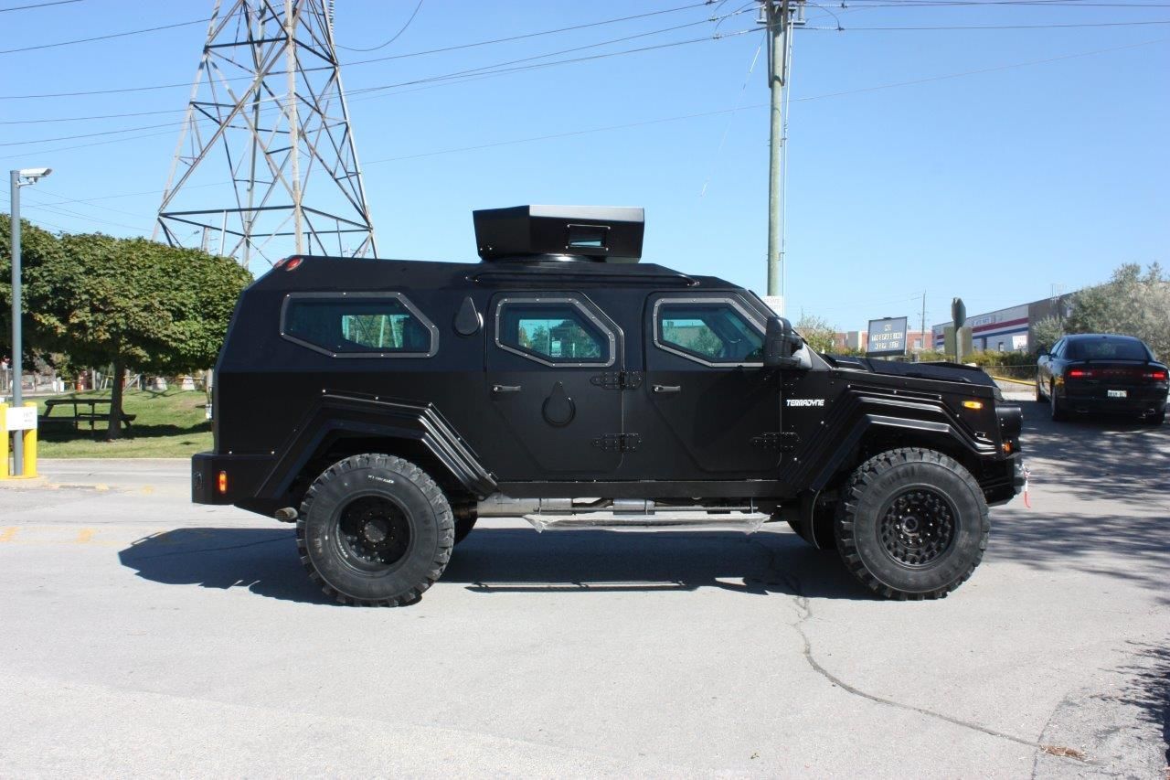 Gurkha машина. Gurkha LAPV. Terradyne Gurkha LAPV. Armet Gurkha f5. Terradyne Armored vehicles Gurkha.