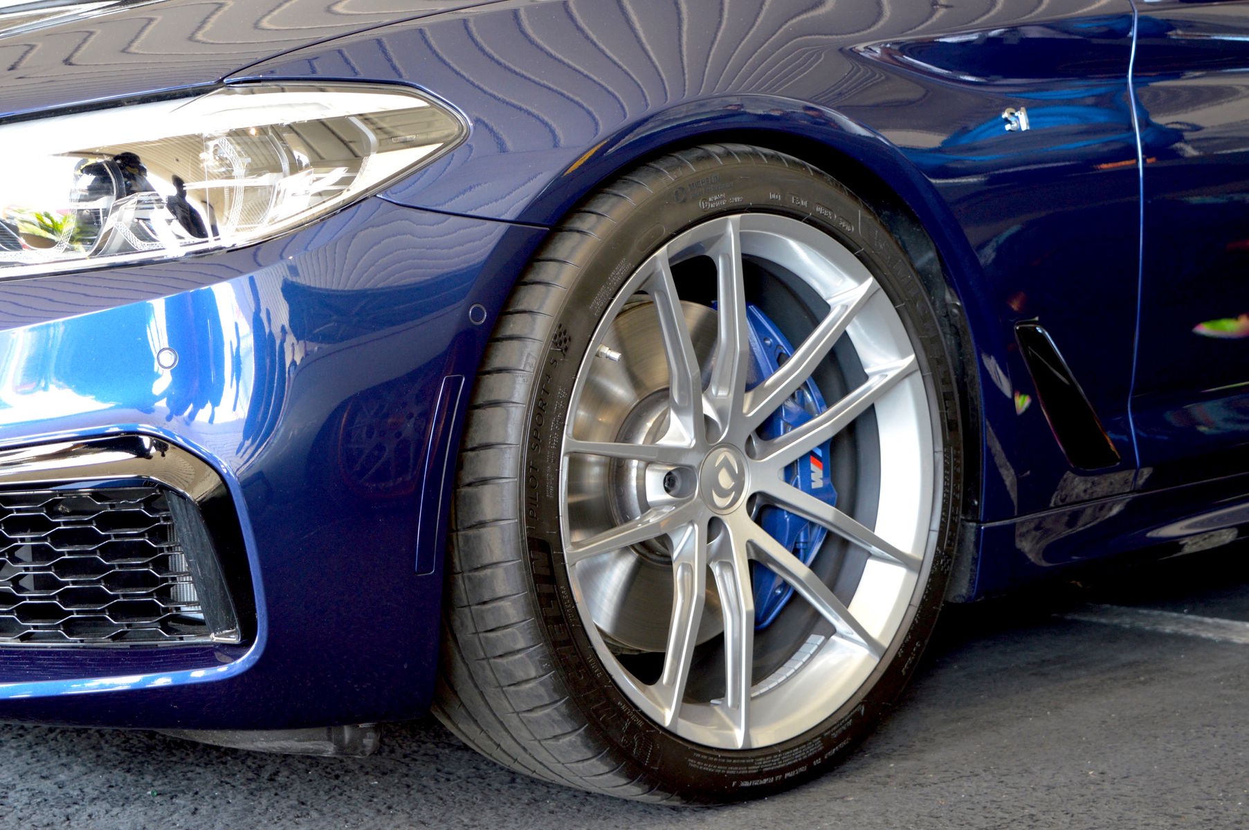 2018 BMW M5 | Dinan Engineering's BMW G30 M550i S1 on Forgeline One Piece Forged Monoblock AR1 Wheels