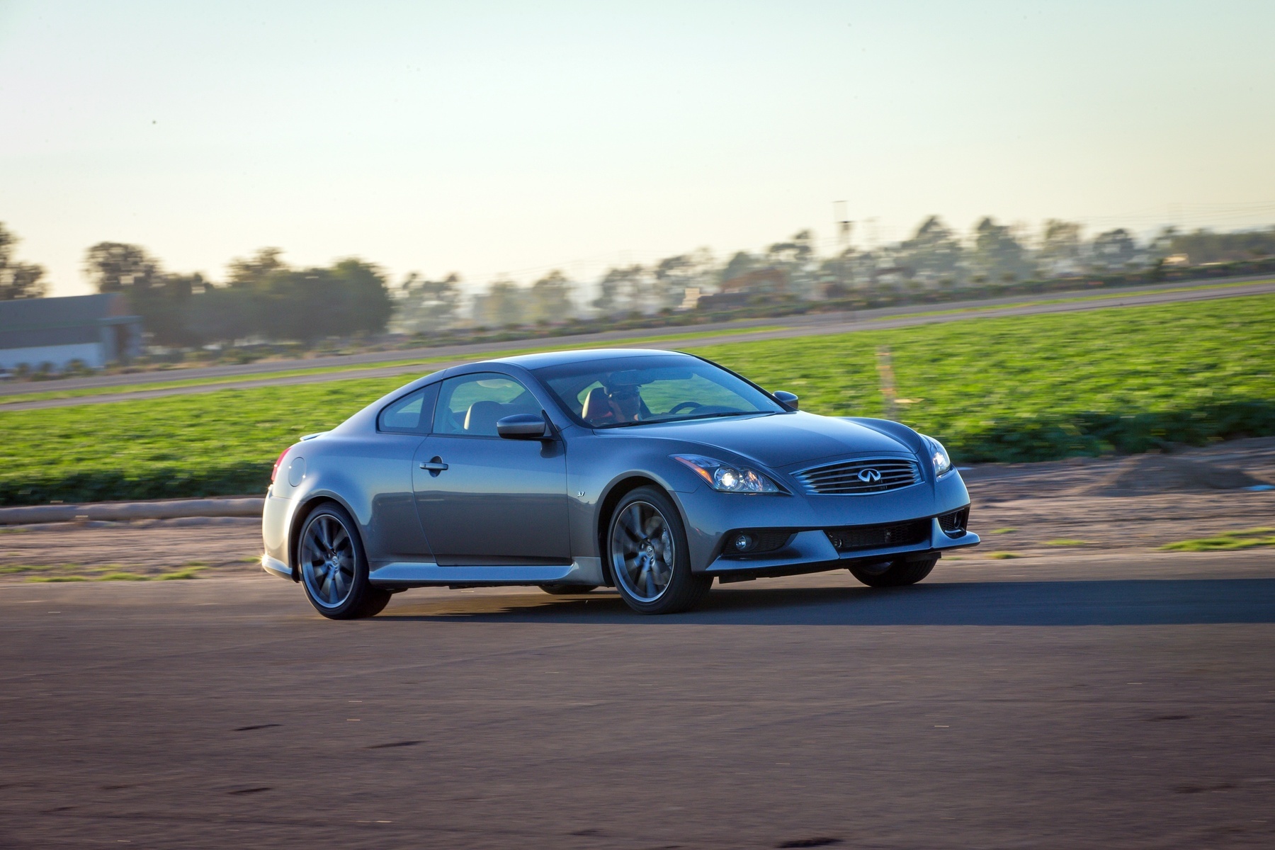 Infiniti q60 Coupe 2014