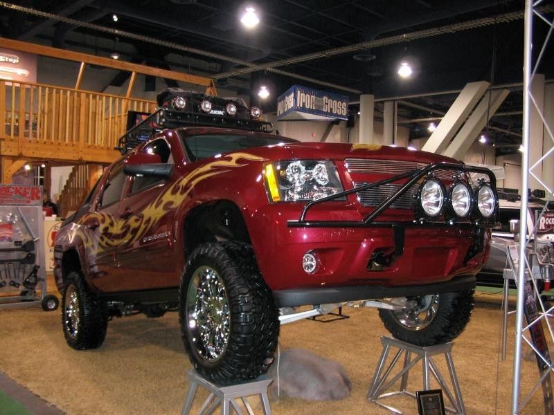 Chevrolet Avalanche | N-FAB Pre-Runner