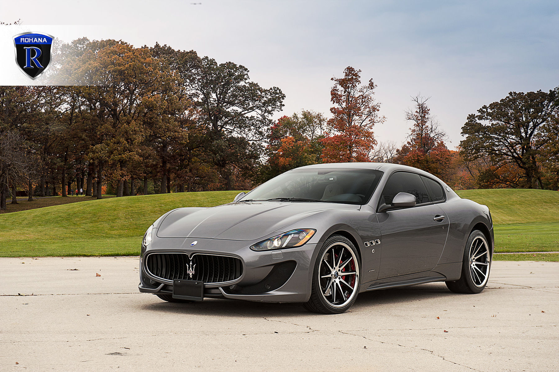 Gt grey. Мазерати Гран Туризмо серебряная. Maserati GRANTURISMO серый. Мазерати серая. Мазерати 430 серебристый.