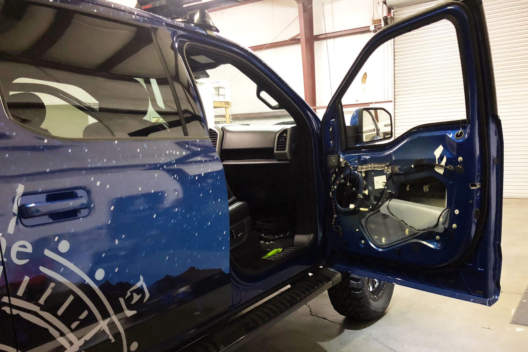 2018 Ford F-150 | 2018 Ford F-150 4x4 SuperCrew by Transfer Flow - Wrap FordSEMA