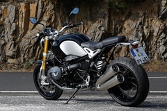 R Nine T