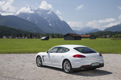 '14 Porsche Panamera S E-Hybrid
