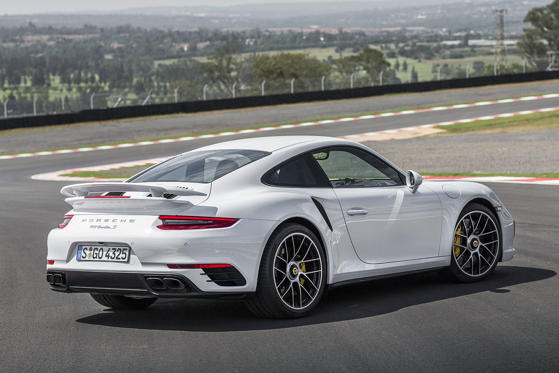 2017 Porsche 911 | 2017 Porsche 911 Turbo S