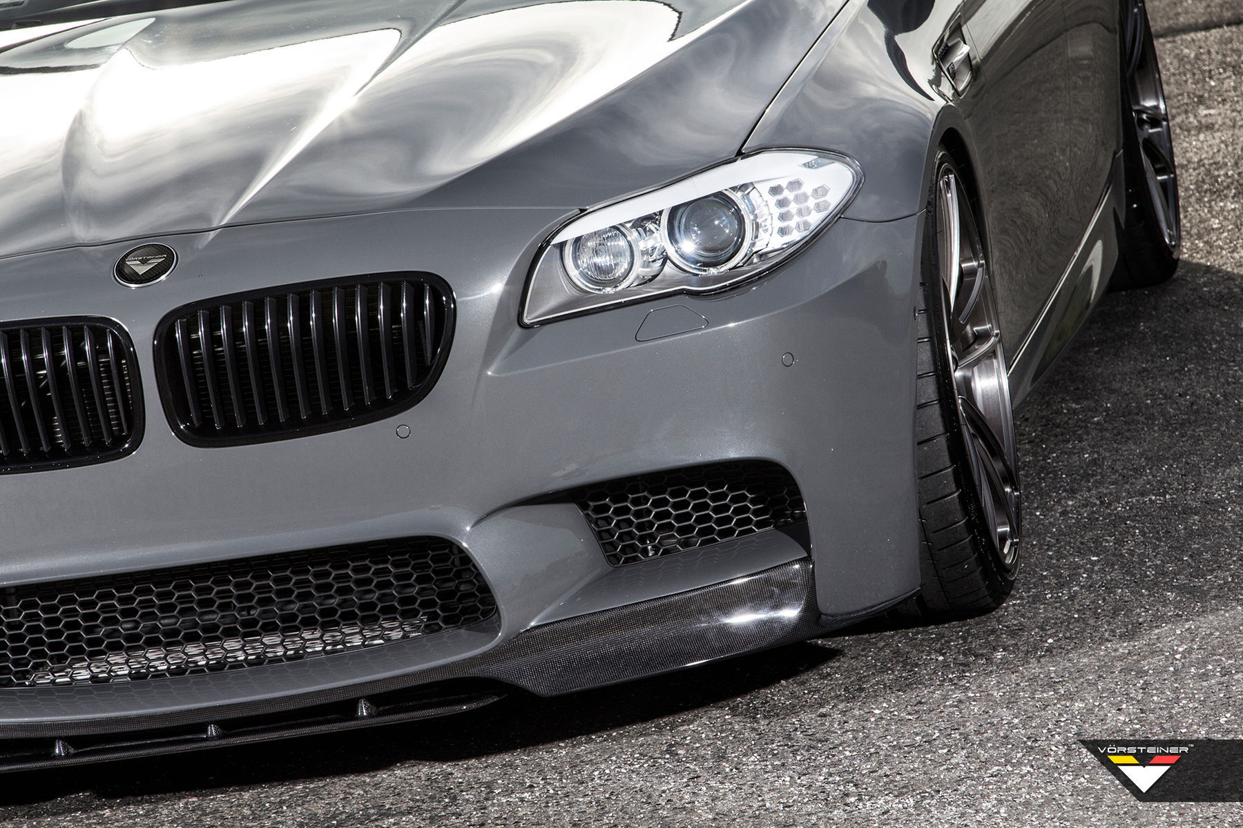 Бампер bmw m5. BMW f10 карбон. BMW m5 f10 Carbon. BMW f10 диффузор Vorsteiner. Губа BMW f10.