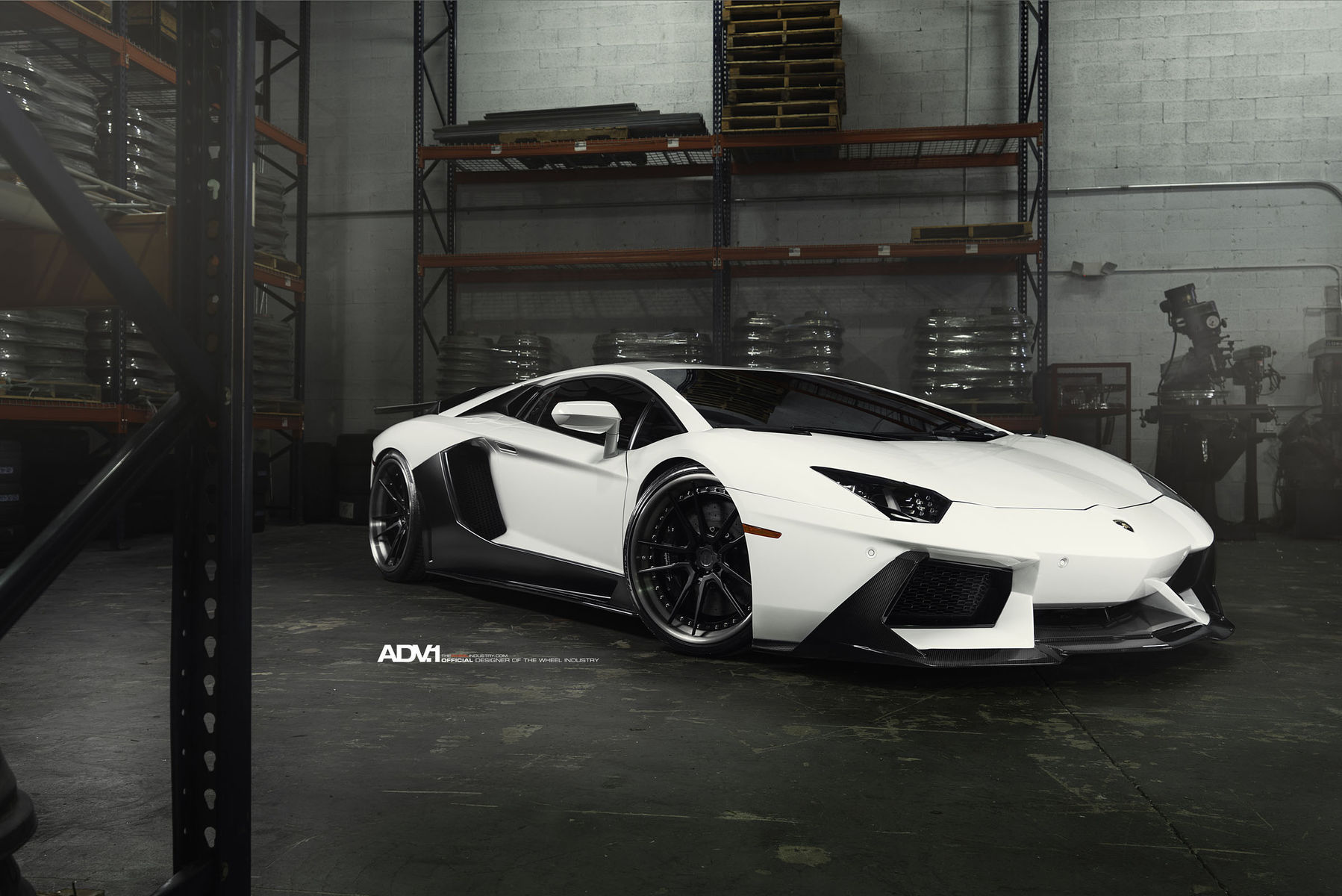 Lamborghini Aventador lp700 4 в обвесе