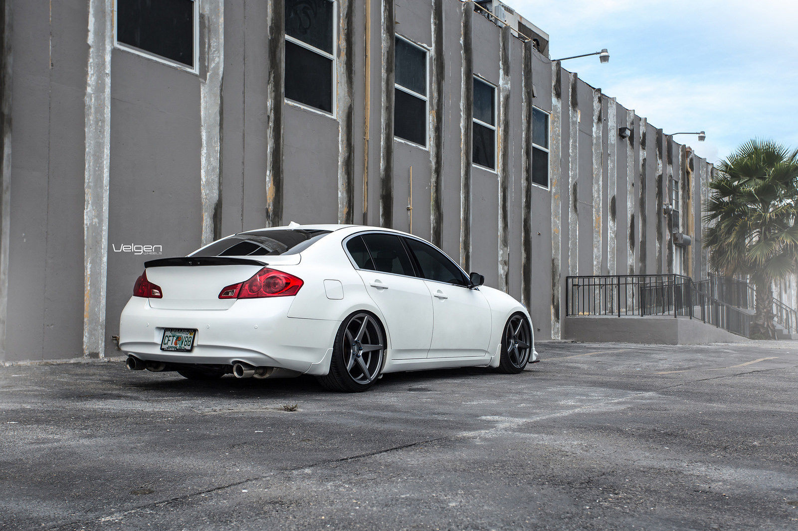 2010 Infiniti G37 Sedan | Infiniti G37 Sedan on Velgen Wheels Classic5 Matte Gunmetal
