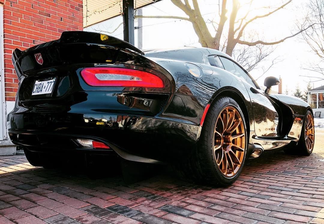 2016 Dodge Viper | Simon's Deviate Motoring Black Viper TA on Forgeline One Piece Forged Monoblock GTD1-Viper Wheels