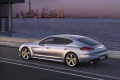 '14 Porsche Panamera 4S