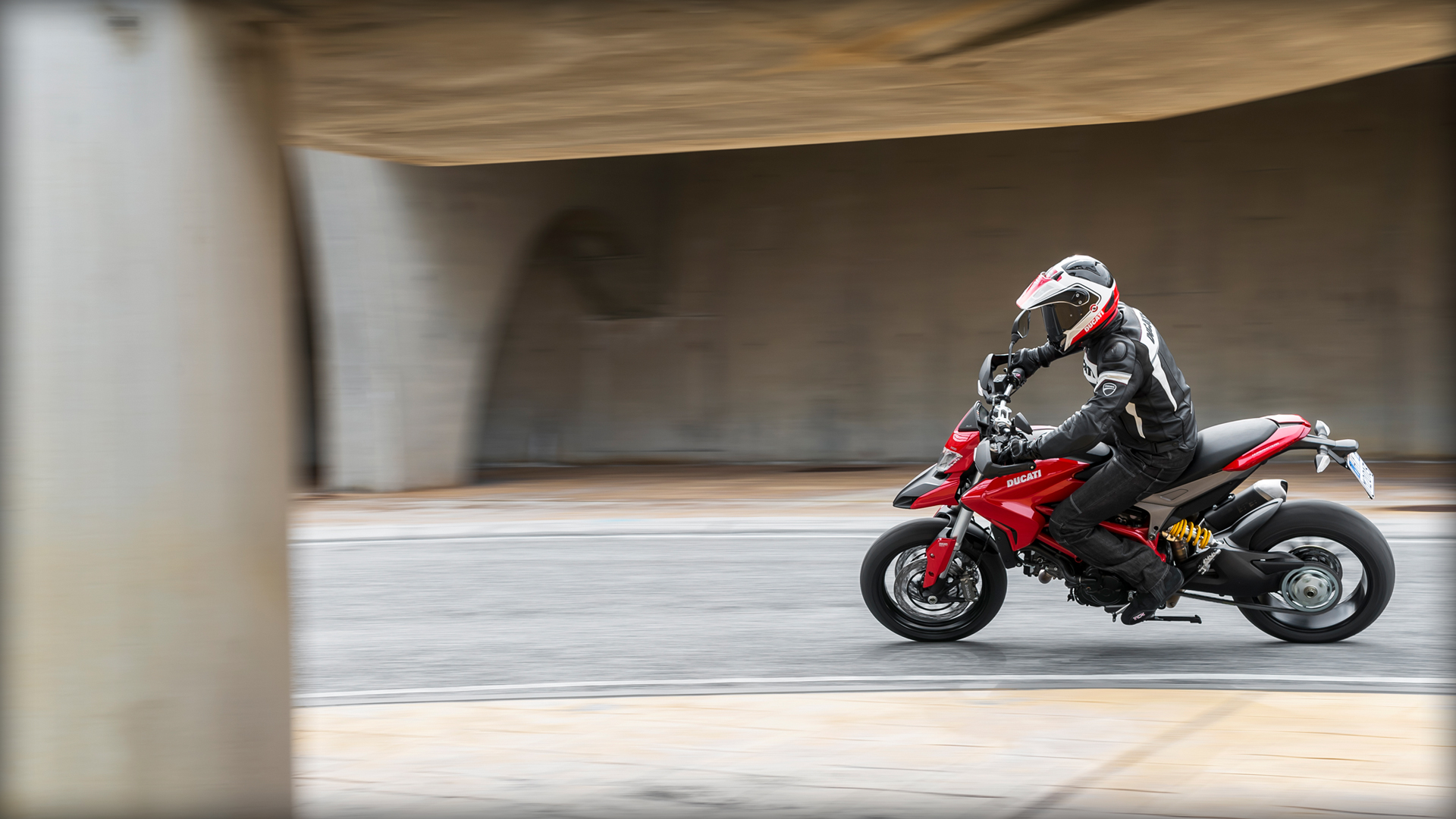 Ducati Hypermotard 1100 РѕР±РѕРё