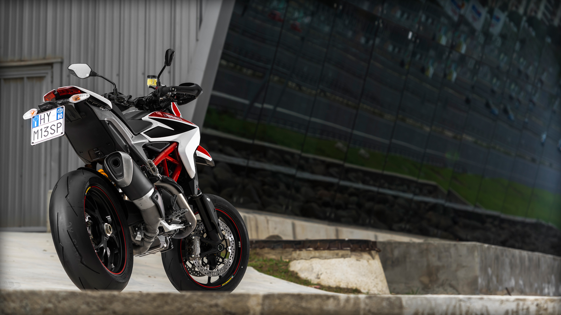 Ducati Hypermotard 821