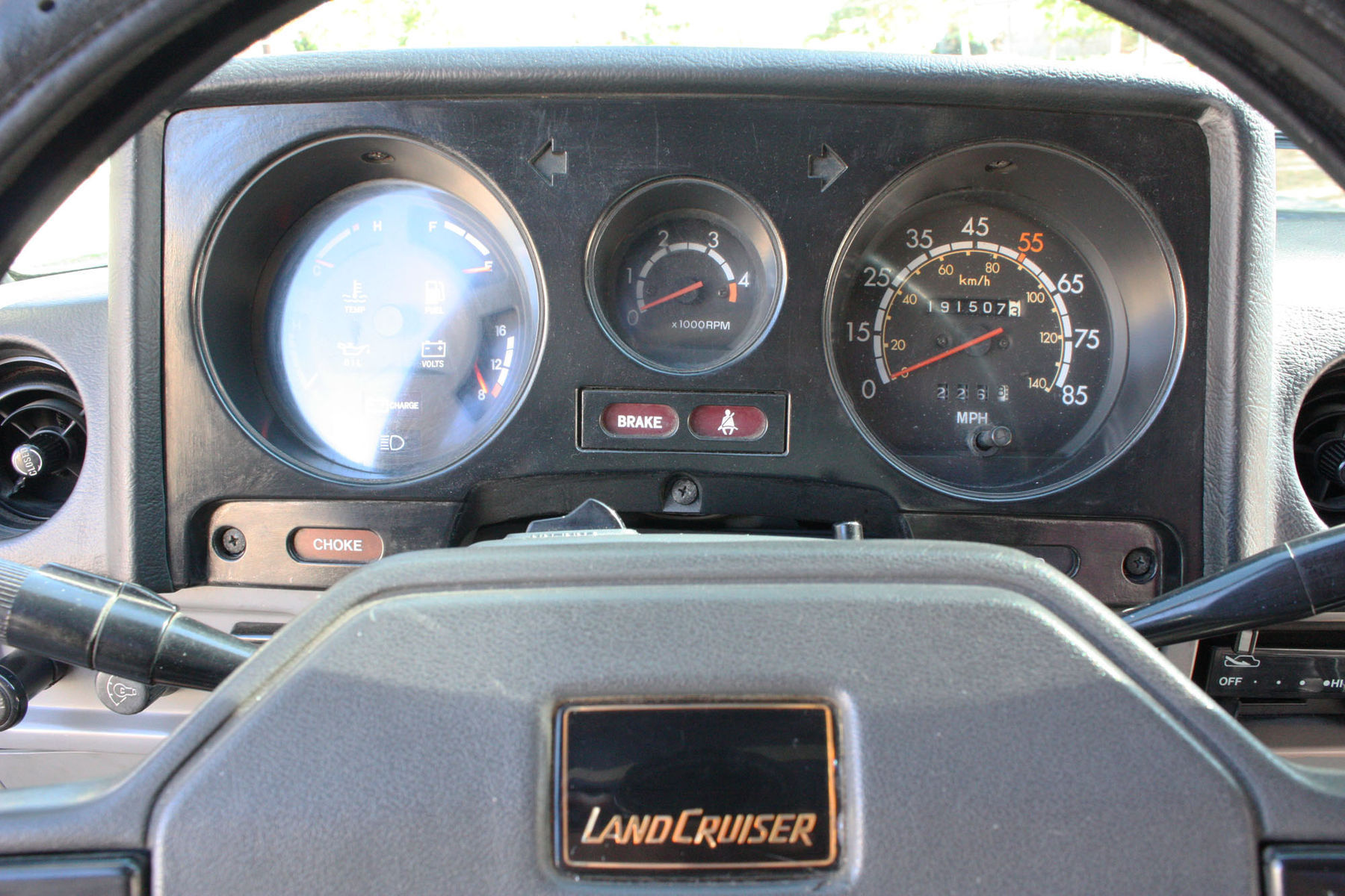 1987 Toyota Land Cruiser | Instrument cluster