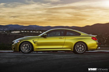 2014 BMW M4 | V810 Gunmetal 19" | BMW F82 M4 Austin Yellow