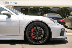 2016 Porsche GT4