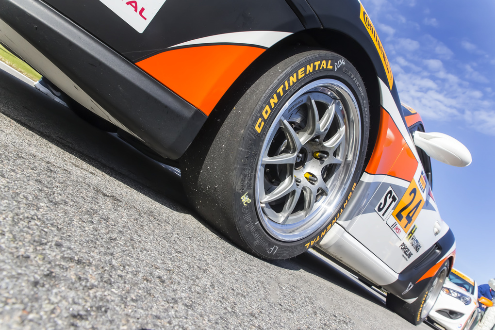  Porsche  | What better than Continental Tires on a Porsche?
