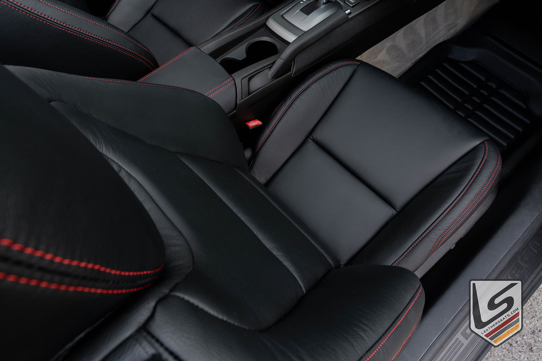 2015 Chevrolet Camaro | 2015 Chevrolet Camaro Interior By LeatherSeats.com