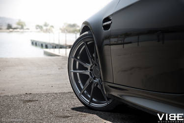 2012 BMW M3 | '12 E92 M3 on Rohana 20's - Wheels Peaking Out