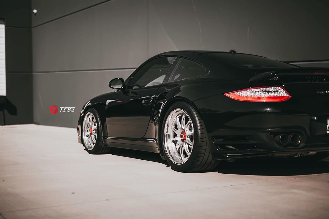 PORSCHE ポルシェ 911 Faszination ポルシェ 911 992 ターボ S 用 センターロック リム 20 21