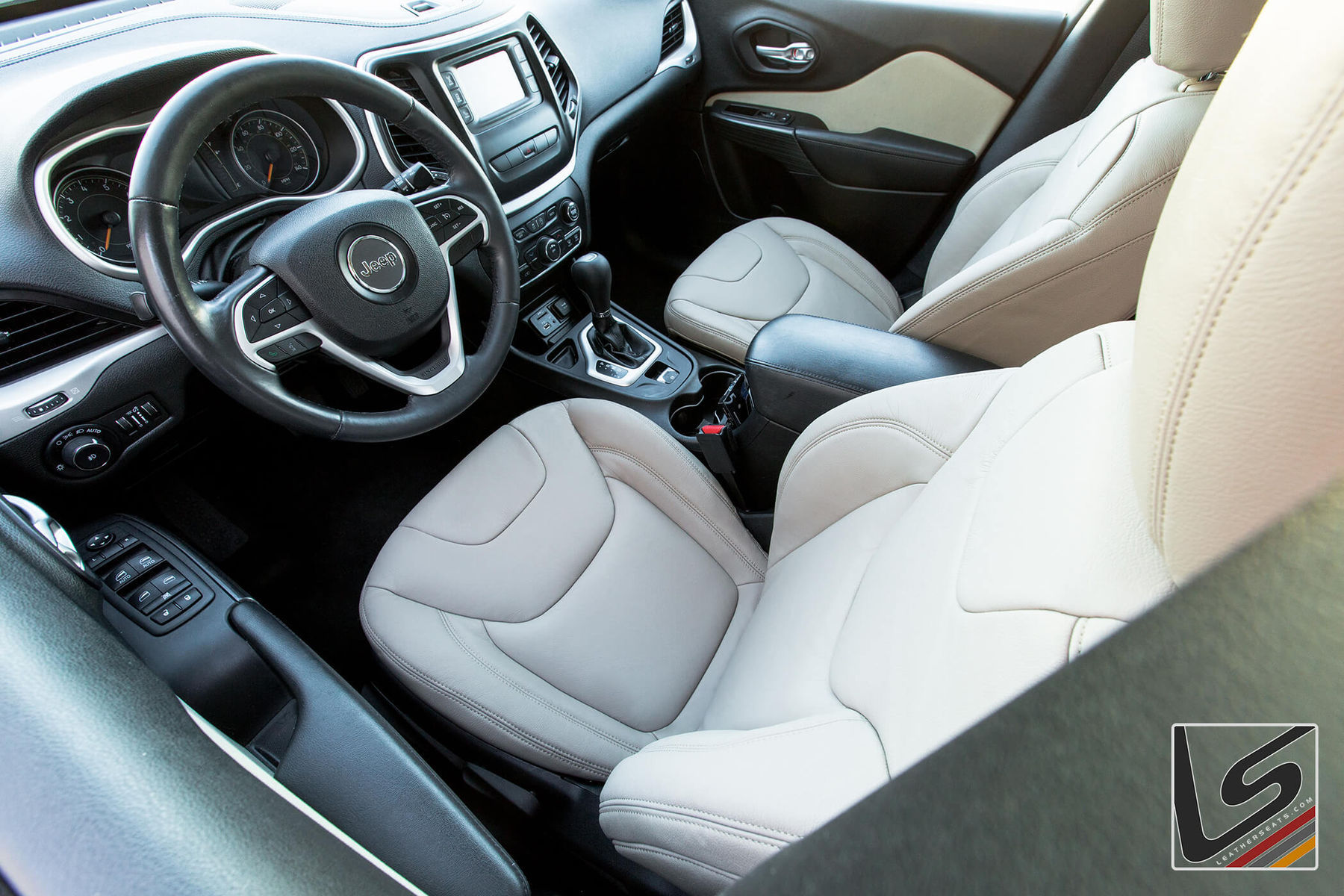 2015 Jeep Cherokee | 2015 Jeep Cherokee Interior By LeatherSeats.com