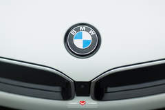 2015 BMW i8 from 503 Motoring - Front Emblem