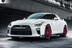 White Nissan GTR - Godzilla Stance