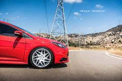 2014 Ford Focus Fitted With 19 Inch BD-3’s in Silver 	