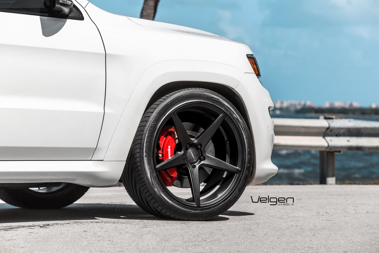 2015 Jeep Grand Cherokee | White Jeep SRT8 on Velgen Wheels Classic5 Satin Black 22x10.5 All Around