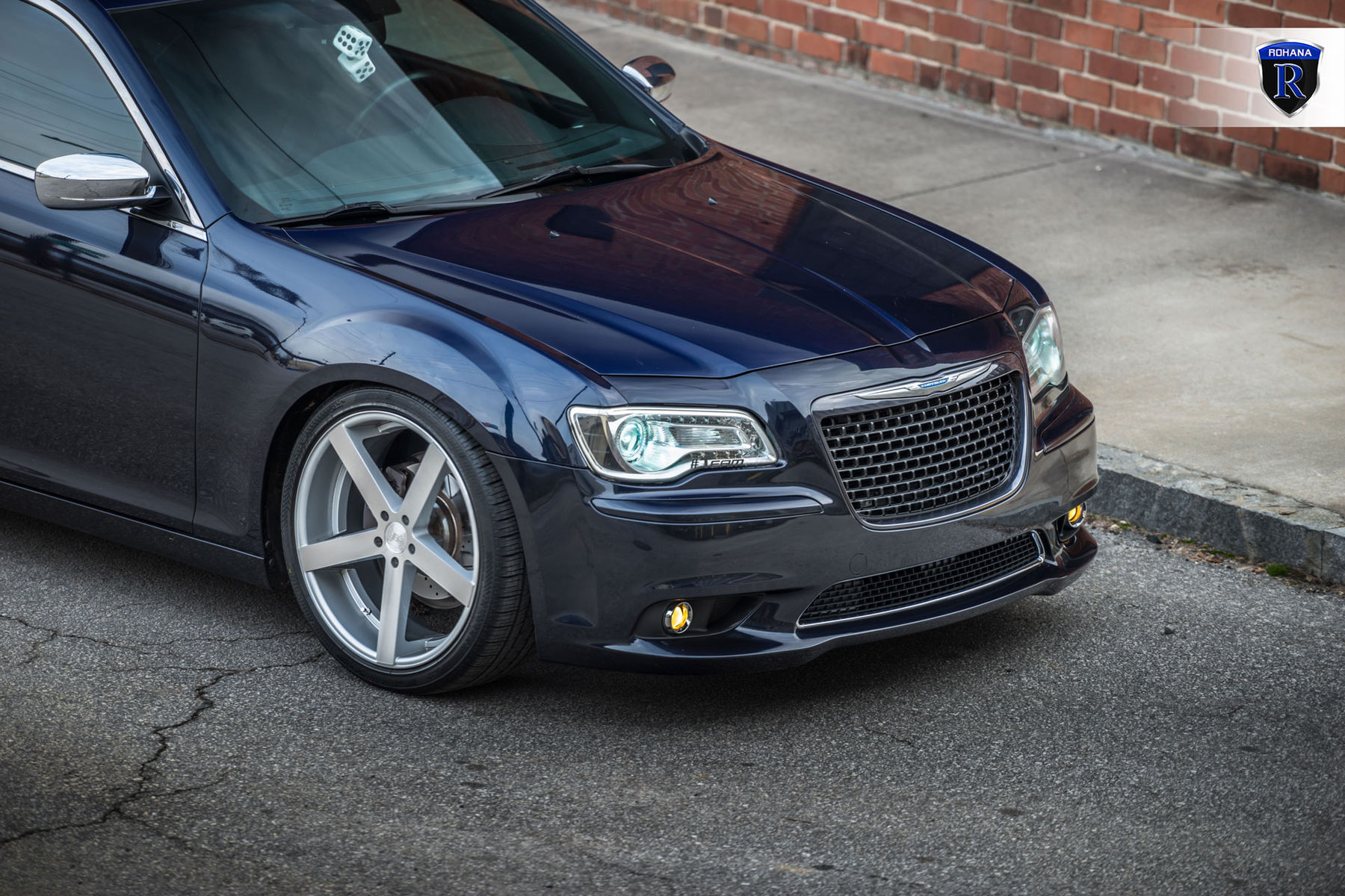 2016 Chrysler 300 | Chrysler 300 - Lowered Front