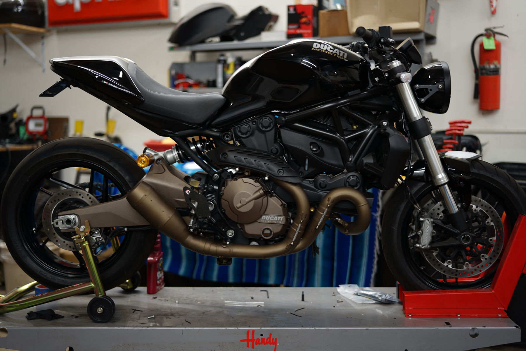2016 Ducati MONSTER 821 DARK | Ducati 821 cafe racer