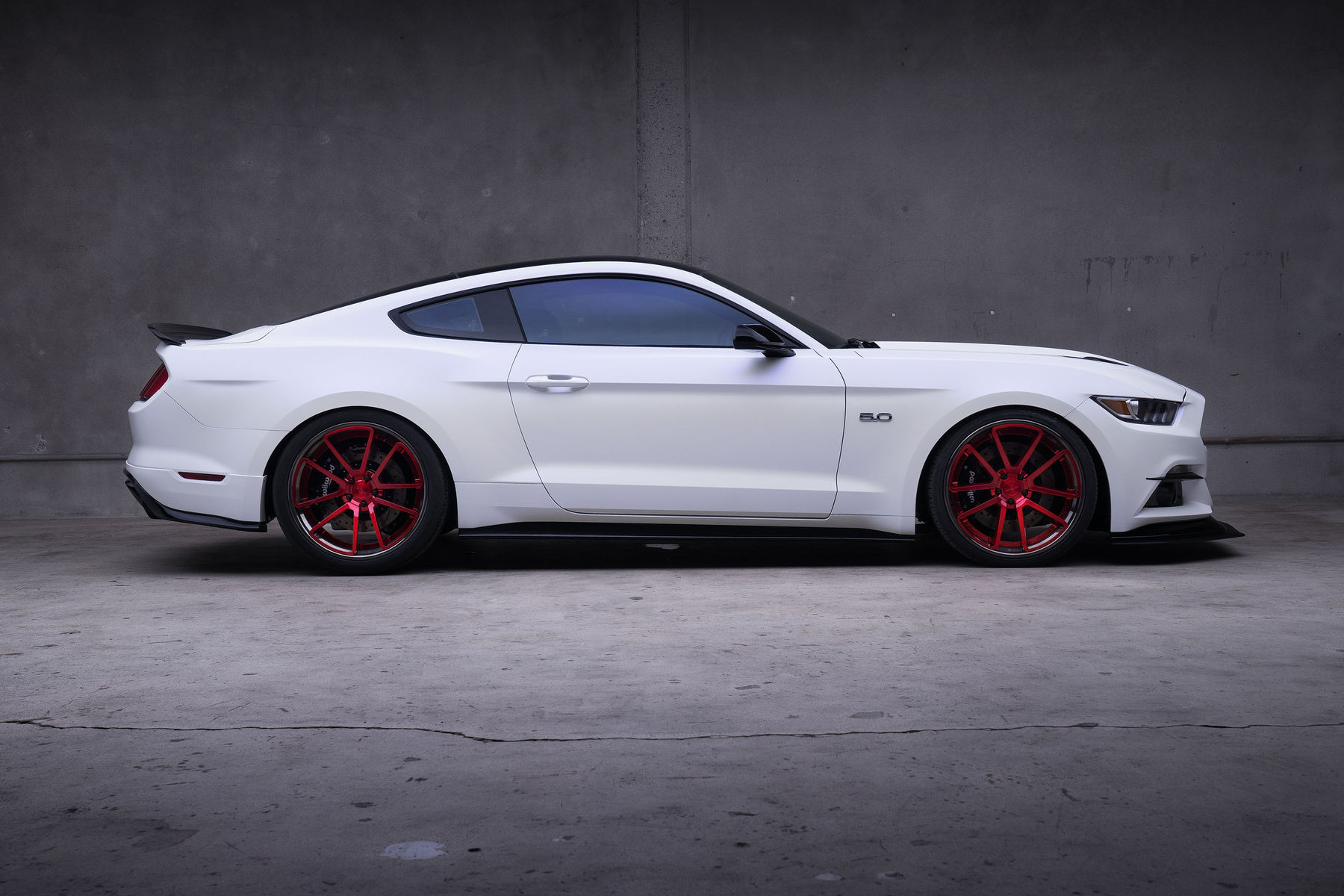 2015 Ford Mustang | 2015 Motoroso Ford Mustang GT Full Side