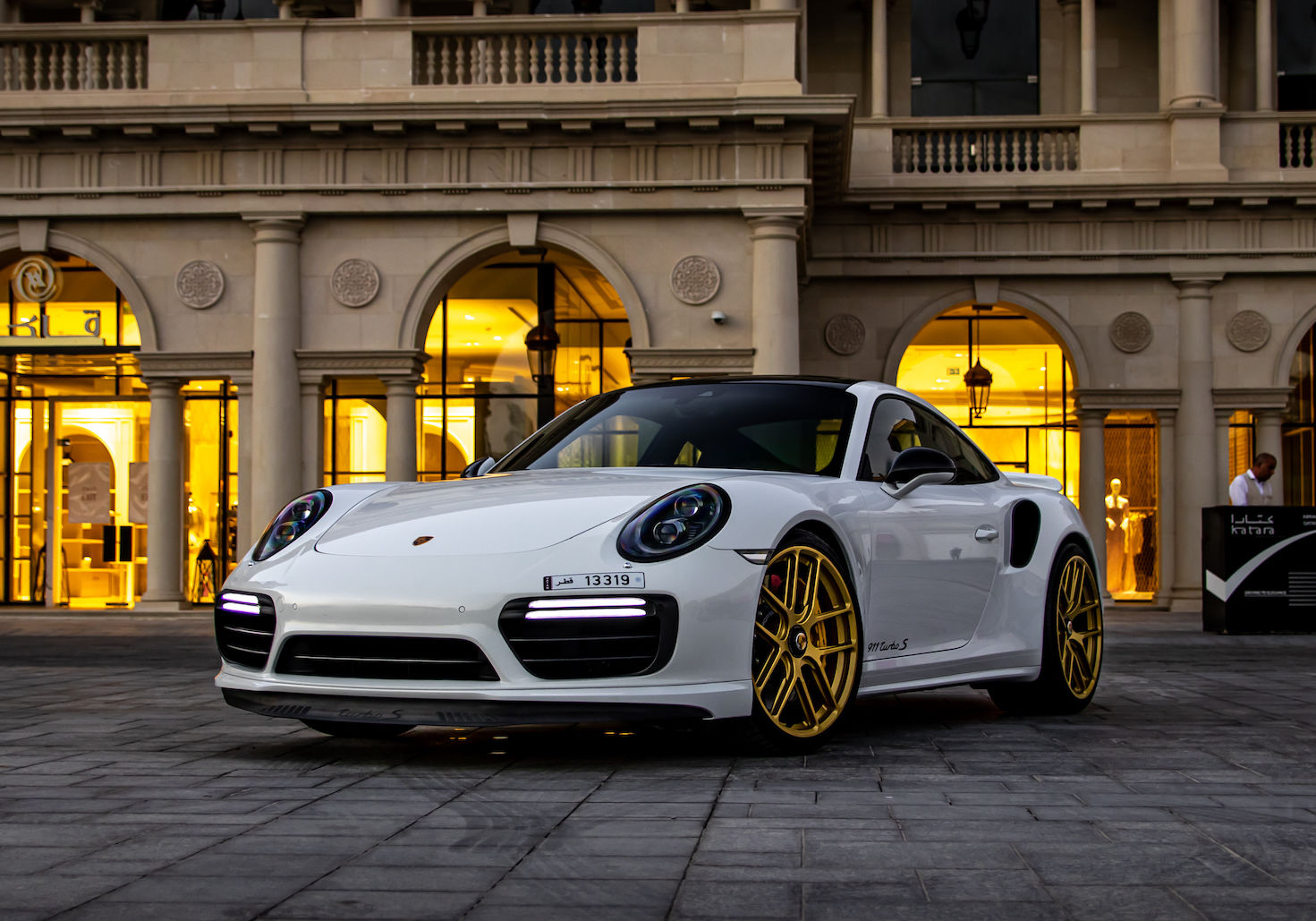 2019 Porsche 911 | Abdulla Almarafi's Porsche 911 Turbo S on Forgeline One Piece Forged Monoblock VX1R Wheels