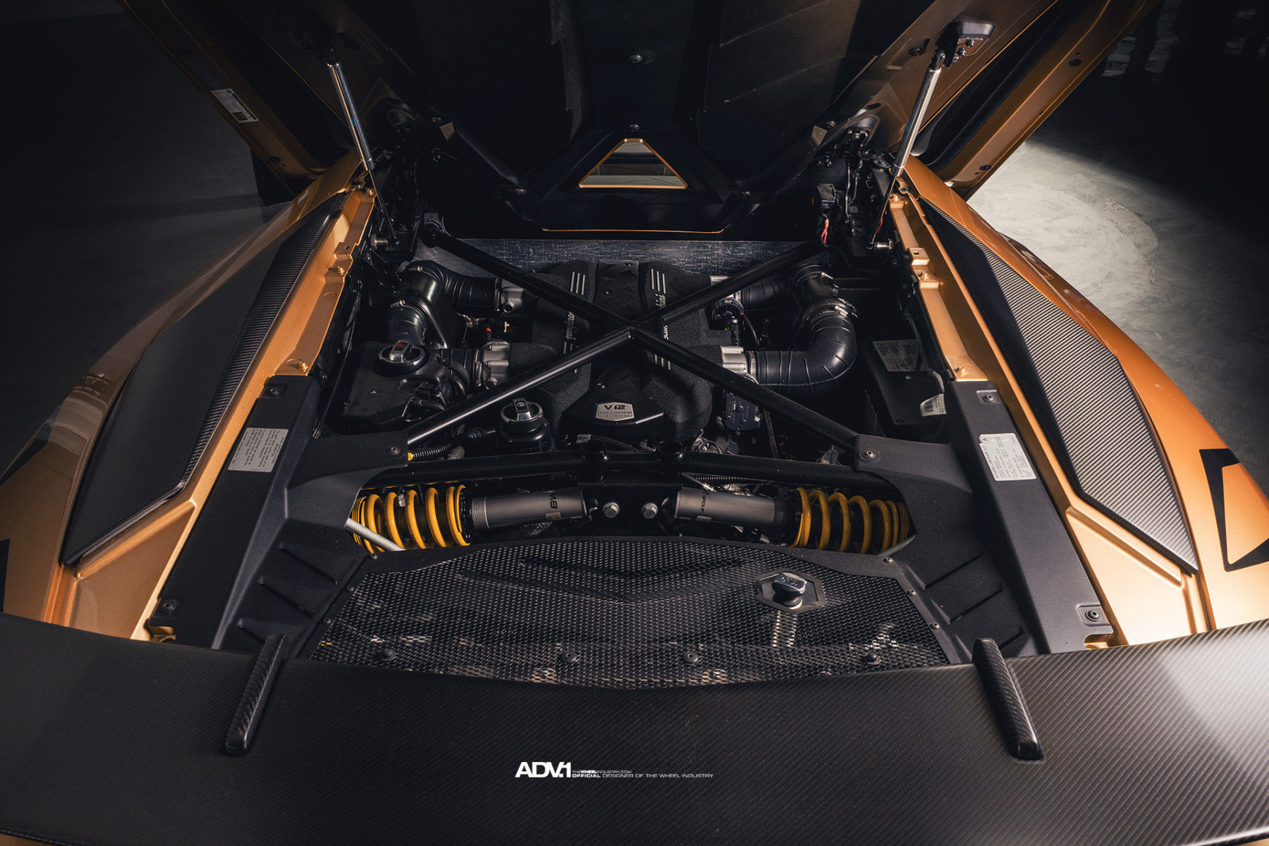 Lamborghini Aventador | Gold Lamborghini Aventador SV Roadster LP750-4 - ADV1 ADV5.3 Track Spec CS Series Centerlock