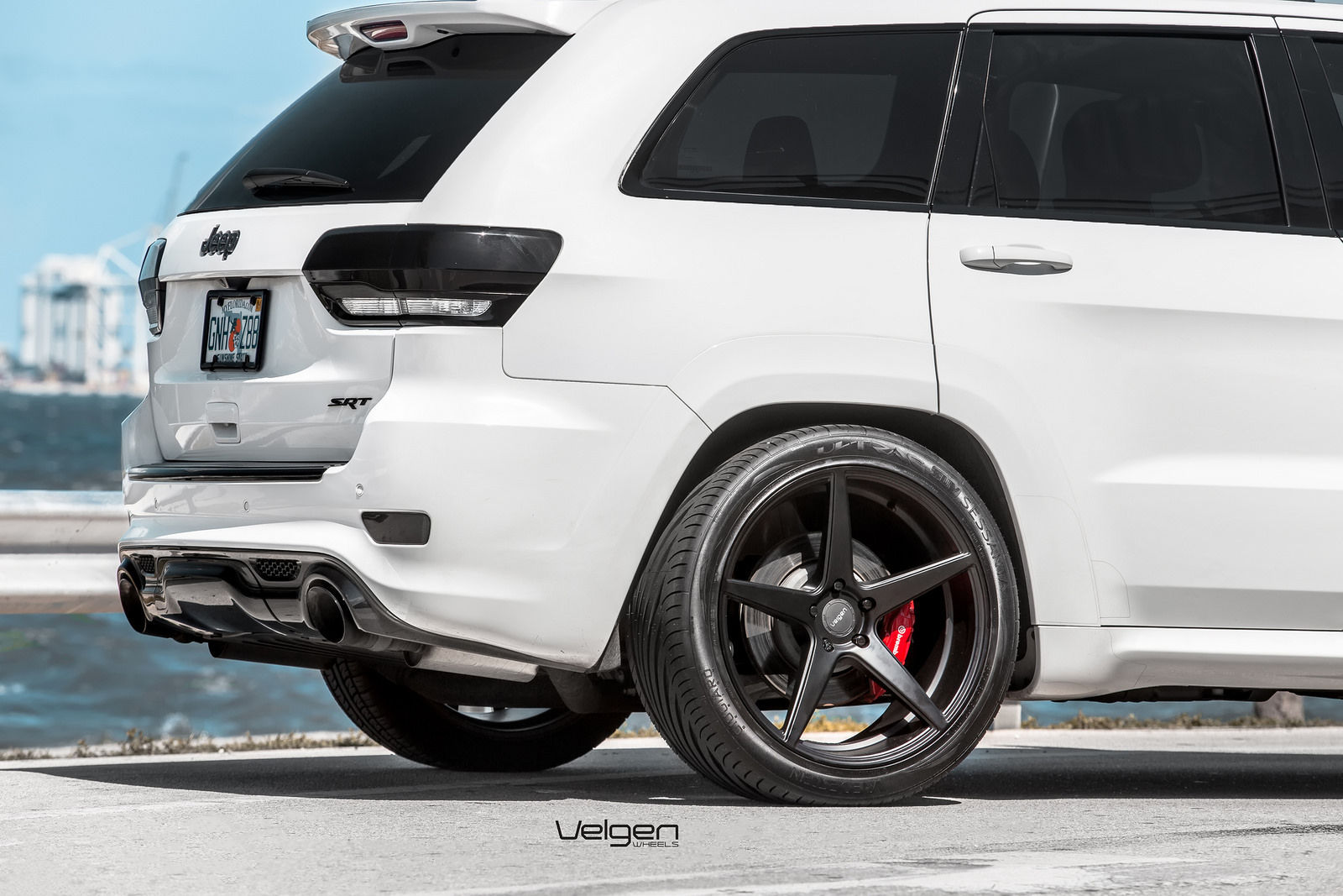 2015 Jeep Grand Cherokee | White Jeep SRT8 on Velgen Wheels Classic5 Satin Black 22x10.5 All Around
