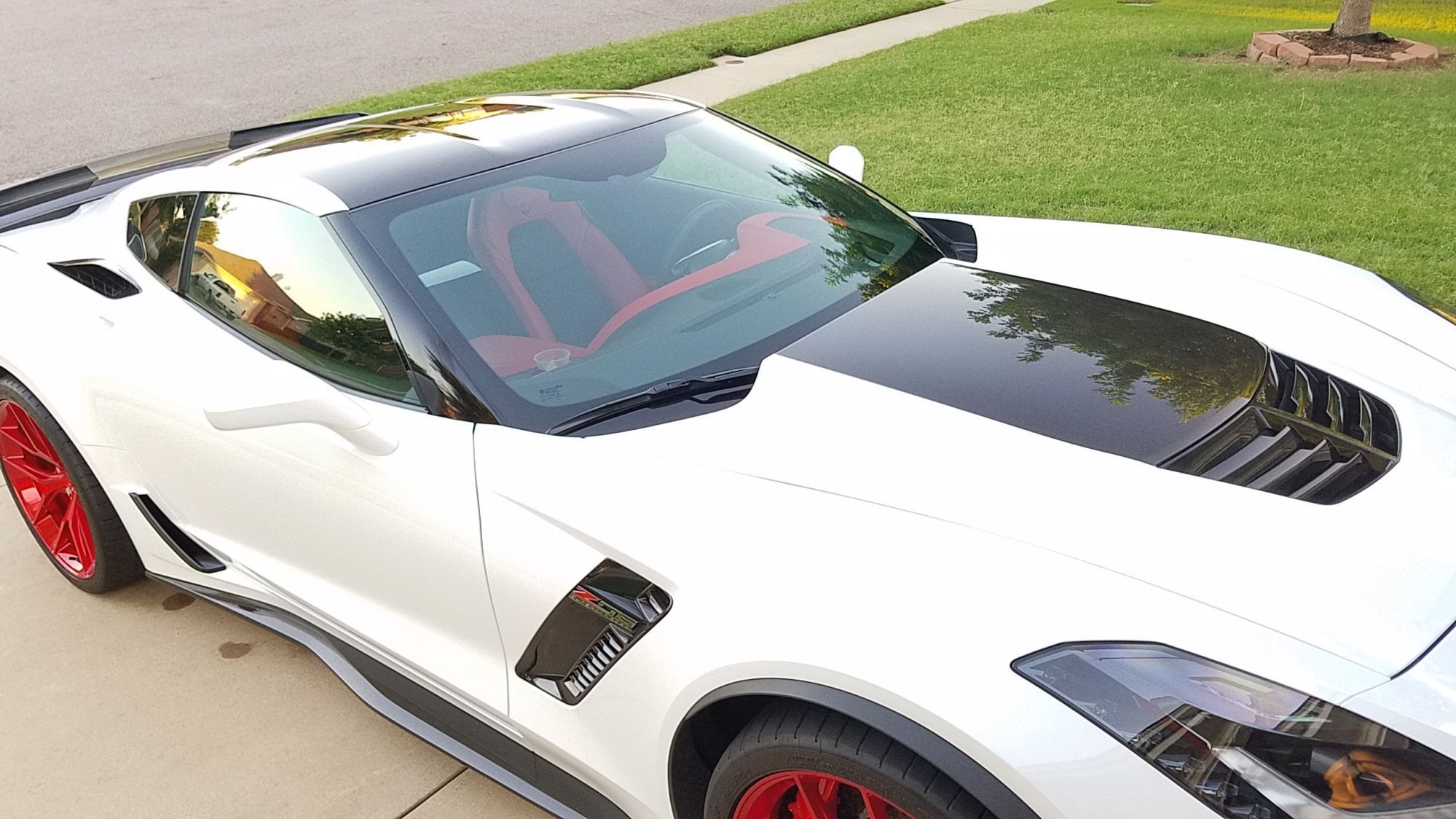2016 Chevrolet Corvette Z06 | Arctic White C7 Corvette Z06 on Forgeline One Piece Forged Monoblock VX1 Wheels - Hood Shot