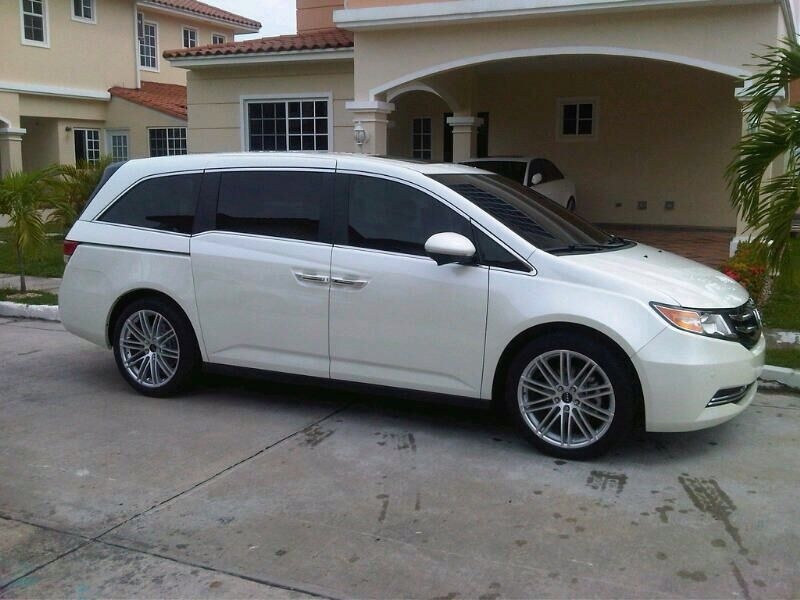 2010 Honda Odyssey | Honda Odyssey on Ruff Racing R955's